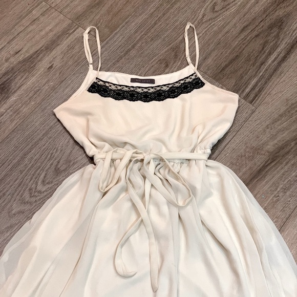 Suzy Shier Summer Dress (high-low cut) - Picture 2 of 6